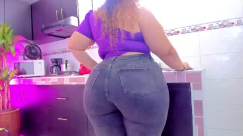 Emma online show from August 1, 1:43 pm