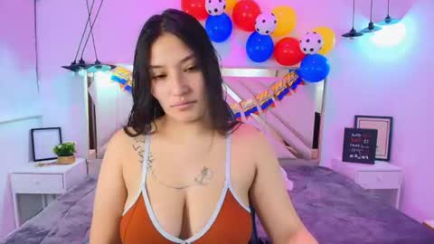 Snapshot of emma_garciaa_ chatting on June 17, 3:31 am emma online show from June 17, 3:31 am
