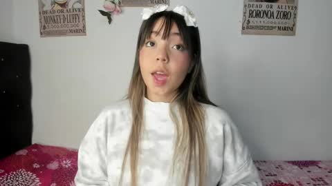 Snapshot of emma_grayys chatting on June 7, 6:22 pm emma_grayys online show from June 7, 6:22 pm