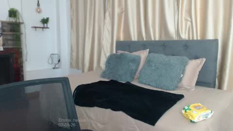 Snapshot of emma_hassani chatting on May 5, 1:41 pm Tell me Emma online show from May 5, 1:41 pm