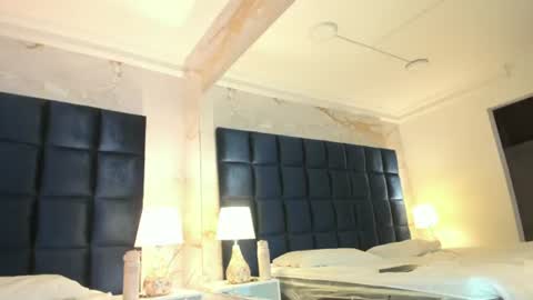 emma_jhoons online show from July 11, 4:04 am