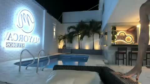 emma_jhoons online show from July 12, 3:30 am
