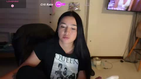 Snapshot of emma_johnson_ chatting on June 14, 2:35 am emma_johnson_ online show from June 14, 2:35 am