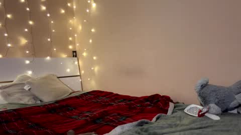 Snapshot of emma_just chatting on February 18, 6:04 pm emma_just online show from February 18, 6:04 pm