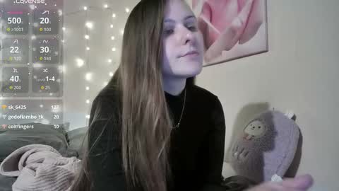 Snapshot of emma_just chatting on December 5, 9:00 pm emma_just online show from December 5, 9:00 pm