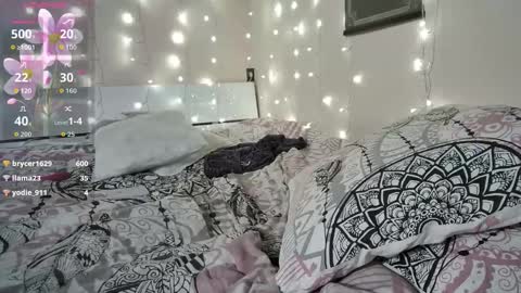 emma_just online show from March 13, 8:37 pm