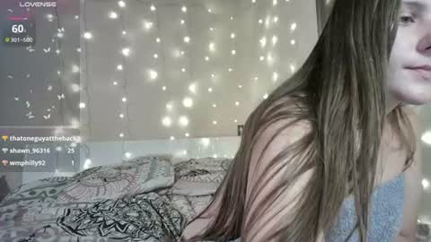 Snapshot of emma_just chatting on June 18, 9:14 am emma_just online show from June 18, 9:14 am