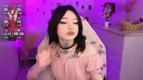 Snapshot of emma_kirks chatting on May 31, 12:34 pm emma_kirks online show from May 31, 12:34 pm