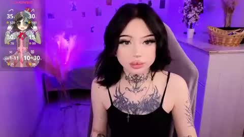 Snapshot of emma_kirks chatting on June 16, 12:52 pm emma_kirks online show from June 16, 12:52 pm