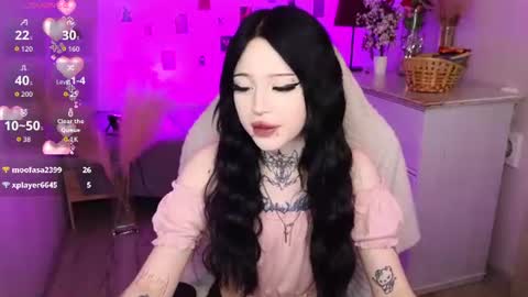 Snapshot of emma_kirks chatting on July 4, 12:44 pm emma_kirks online show from July 4, 12:44 pm