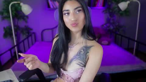 Emma online show from February 2, 9:35 pm