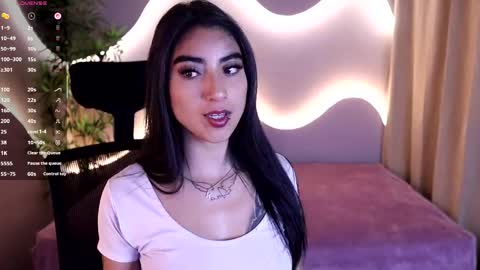 Snapshot of emma_lirys chatting on May 11, 10:40 pm Emma online show from May 11, 10:40 pm