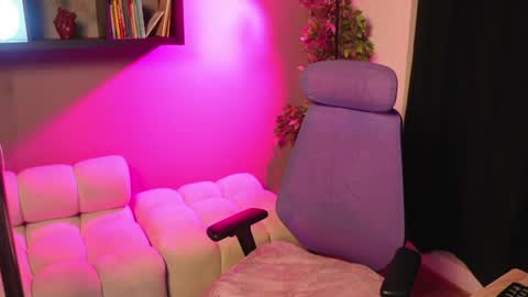 Snapshot of emma_lirys chatting on June 23, 11:58 pm Emma online show from June 23, 11:58 pm