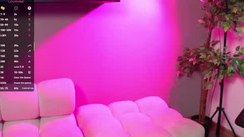 Snapshot of emma_lirys chatting on June 24, 10:42 pm Emma online show from June 24, 10:42 pm