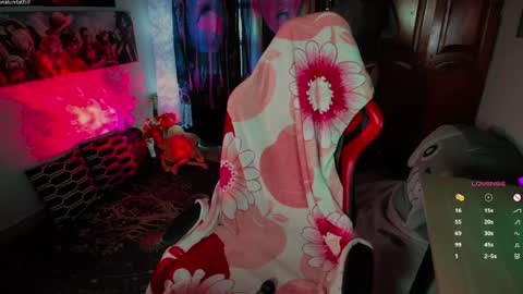 Snapshot of emma_luna059 chatting on May 6, 8:14 pm LUNA online show from May 6, 8:14 pm