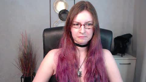 emma online show from March 12, 7:02 am