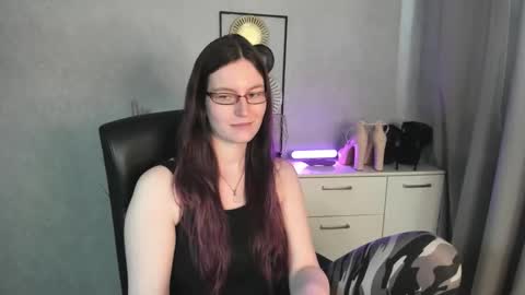 emma online show from April 27, 5:33 pm