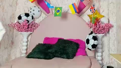 Snapshot of emma_luxx_ chatting on July 5, 11:50 am Emma online show from July 5, 11:50 am