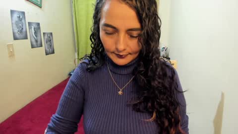 Snapshot of emma_luxy chatting on December 29, 5:53 am  emma luxy online show from December 29, 5:53 am