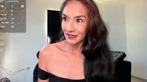 Snapshot of emma_mendoza chatting on June 11, 11:30 am Emma online show from June 11, 11:30 am