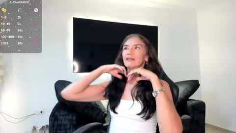 Snapshot of emma_mendoza chatting on June 19, 11:25 am Emma online show from June 19, 11:25 am