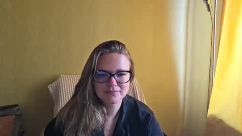 emma_misty_ online show from October 3, 6:21 am