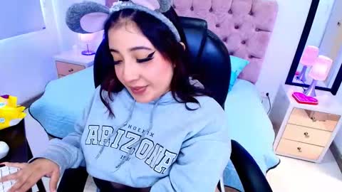 Emma Monserratt online show from December 5, 4:58 pm