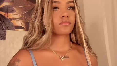 Snapshot of emma_morgann chatting on February 22, 11:35 am Emma Morgann online show from February 22, 11:35 am