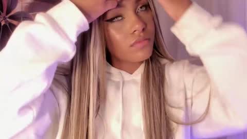 Snapshot of emma_morgann chatting on March 11, 11:23 am Emma Morgann online show from March 11, 11:23 am