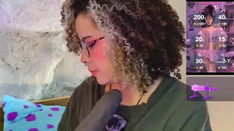 Snapshot of emma_nakamura chatting on June 8, 4:13 am online show from June 8, 4:13 am