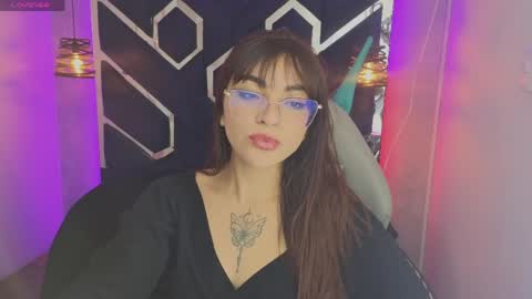 Snapshot of emma_ramone chatting on May 27, 12:57 pm emma_ramone online show from May 27, 12:57 pm