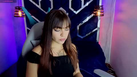 Snapshot of emma_ramone chatting on May 28, 12:57 pm emma_ramone online show from May 28, 12:57 pm