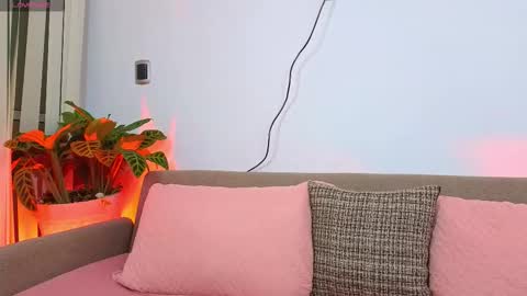 EMMA REVEES  online show from February 12, 3:23 am