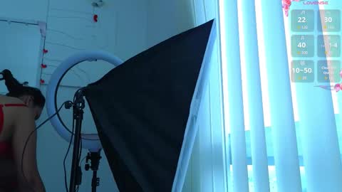 EMMA REVEES  online show from March 8, 3:16 pm