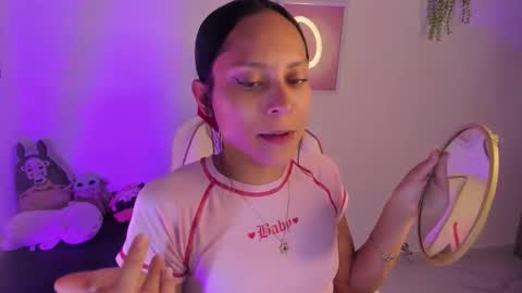 Snapshot of emma_rinaldi_ chatting on January 8, 5:54 am Emma online show from January 8, 5:54 am