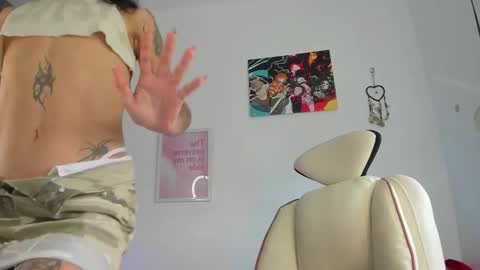 Snapshot of emma_rinaldi_ chatting on February 6, 2:09 pm Emma online show from February 6, 2:09 pm