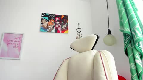 Snapshot of emma_rinaldi_ chatting on February 8, 3:37 pm Emma online show from February 8, 3:37 pm