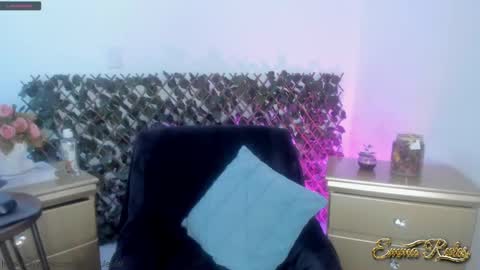 Snapshot of emma_rules99 chatting on March 12, 12:57 pm Emma online show from March 12, 12:57 pm