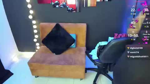 Snapshot of emma_s3xxy chatting on February 12, 8:50 pm emma online show from February 12, 8:50 pm