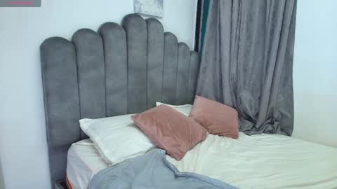 emma_saenz01 online show from May 8, 1:33 am