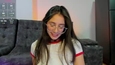 Snapshot of emma_sandovaal chatting on June 17, 5:54 am Emma online show from June 17, 5:54 am