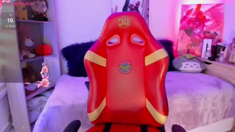 EMMA  online show from November 12, 6:30 pm