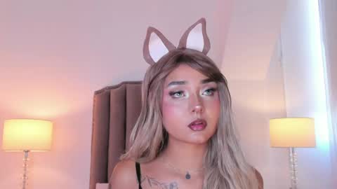 Snapshot of emma_torres__ chatting on May 9, 12:21 pm Ema online show from May 9, 12:21 pm