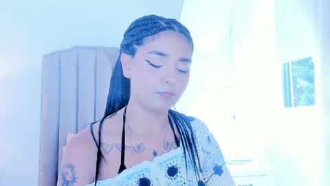 Snapshot of emma_torres__ chatting on May 30, 8:06 pm Ema online show from May 30, 8:06 pm