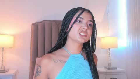 Snapshot of emma_torres__ chatting on June 1, 12:40 pm Ema online show from June 1, 12:40 pm