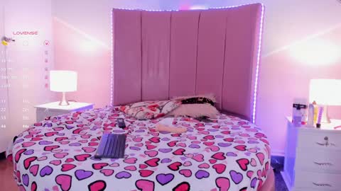 Snapshot of emma_whitee_ chatting on January 15, 3:07 pm emma_whitee_ online show from January 15, 3:07 pm