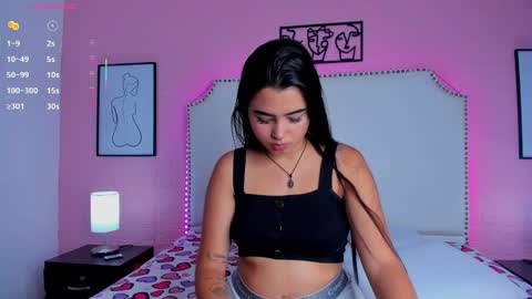 Snapshot of emma_whitee_ chatting on September 13, 1:00 pm emma_whitee_ online show from September 13, 1:00 pm