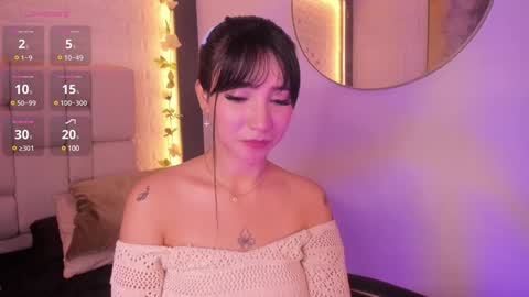 Snapshot of emma_woods__ chatting on December 10, 6:28 pm emma_woods__ online show from December 10, 6:28 pm