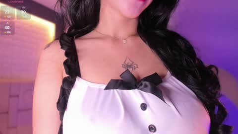 Snapshot of emma_woods__ chatting on December 14, 12:23 pm emma_woods__ online show from December 14, 12:23 pm