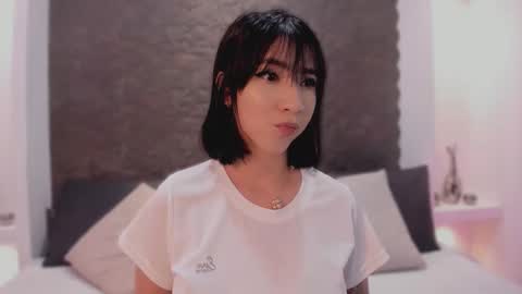 Snapshot of emma_woods__ chatting on October 19, 12:28 pm emma_woods__ online show from October 19, 12:28 pm